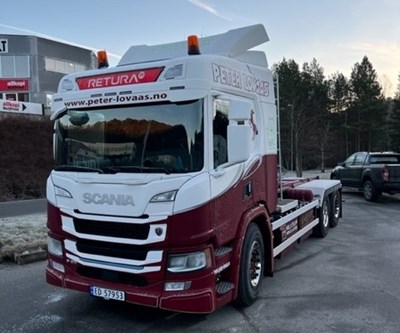 Vår nye elektriske bil, sett fra front.